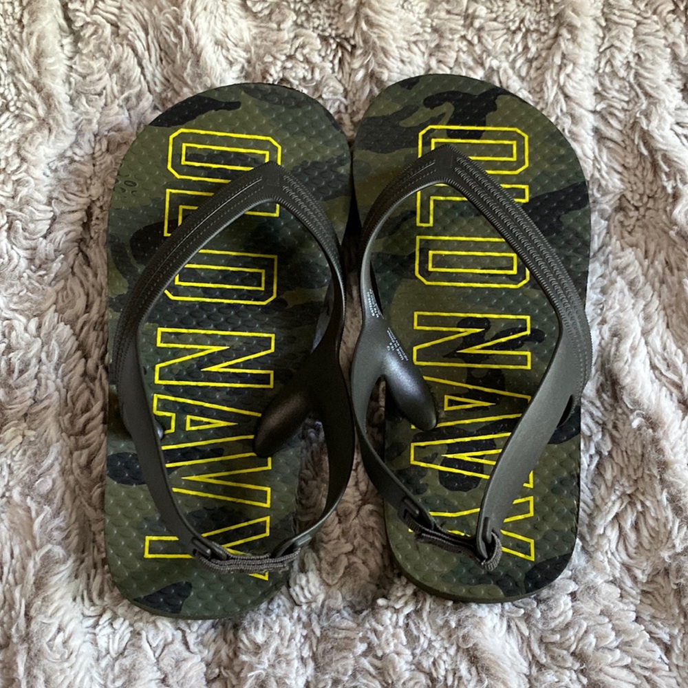 Old Navy Toddler Flip Flops